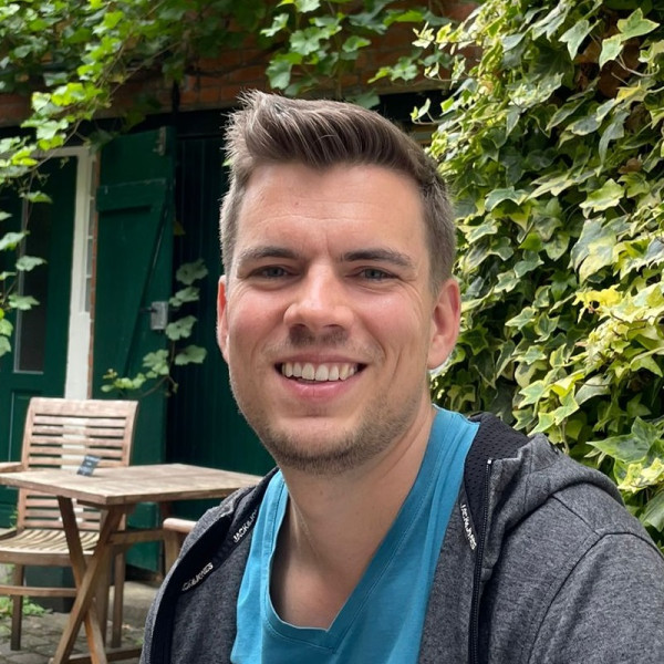 Johannes Knittel headshot